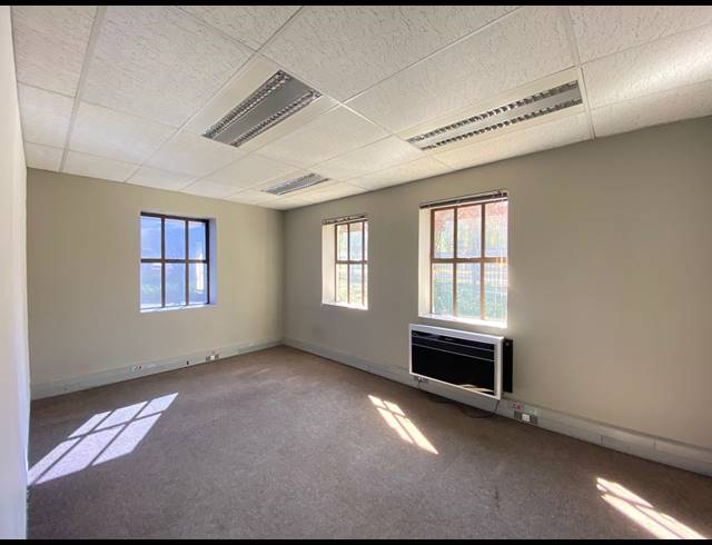 370M² OFFICE TO LET IN BRYANSTON